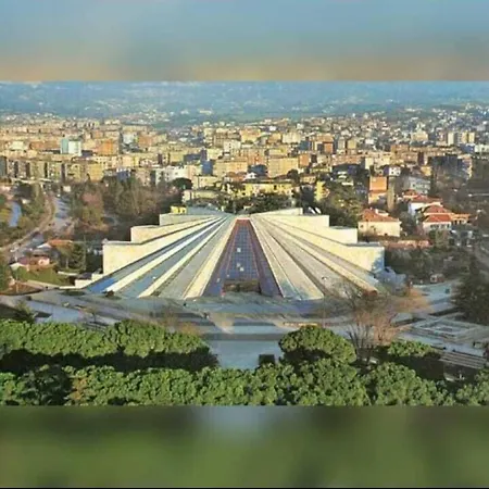 호텔 Millenium 티라나